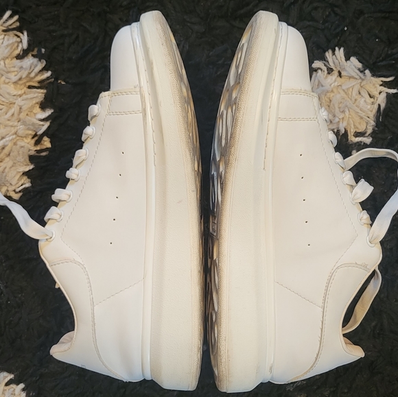 Alexander McQueen Men's White Trainers - Picture 9 of 14